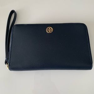 Tory Burch wristlet wallet